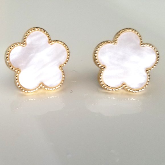 Jewelry - Mother-of-Pearl Flower Earrings